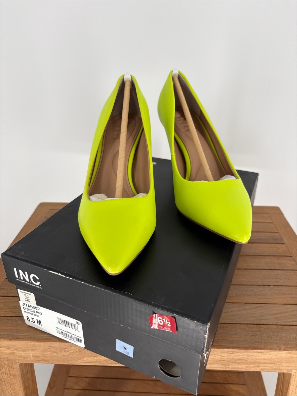 New women’s INC International Concepts Neon Yellow Pointed size 6.5 M - Picture 5 of 6